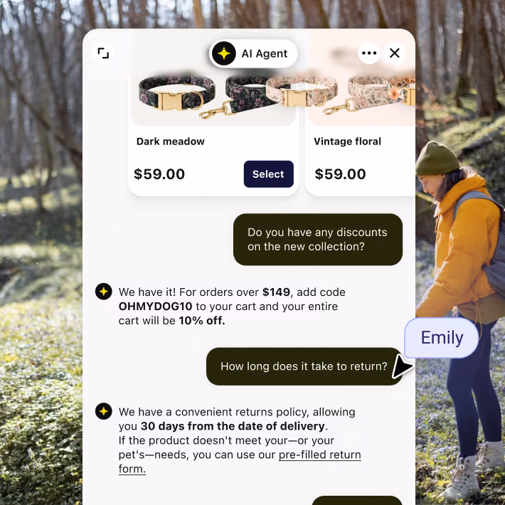 AI Agent offering a discount code and answering a returns question in the same conversation
